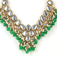 Sizzle Jewels Royal Green Kundan and Pearl Bridal Necklace Set with Earrings | Traditional Polki Jewelry for Weddings and Festive Occasions SIZZLE JEWELS