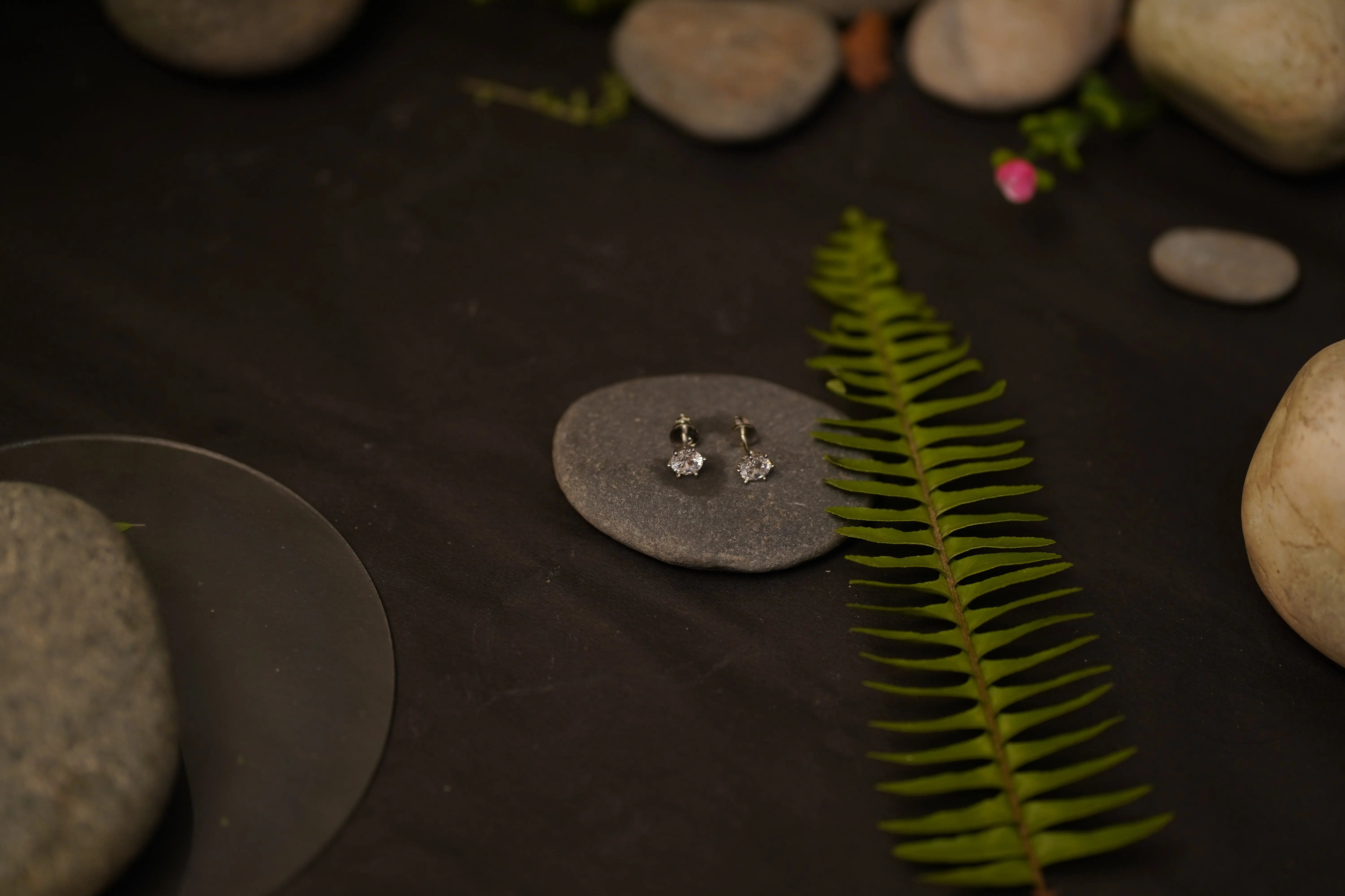 Classic Solitaire Stud Earrings in Gold & Silver – Elegant Crystal Stone Earrings for Daily & Party Wear SIZZLE JEWELS