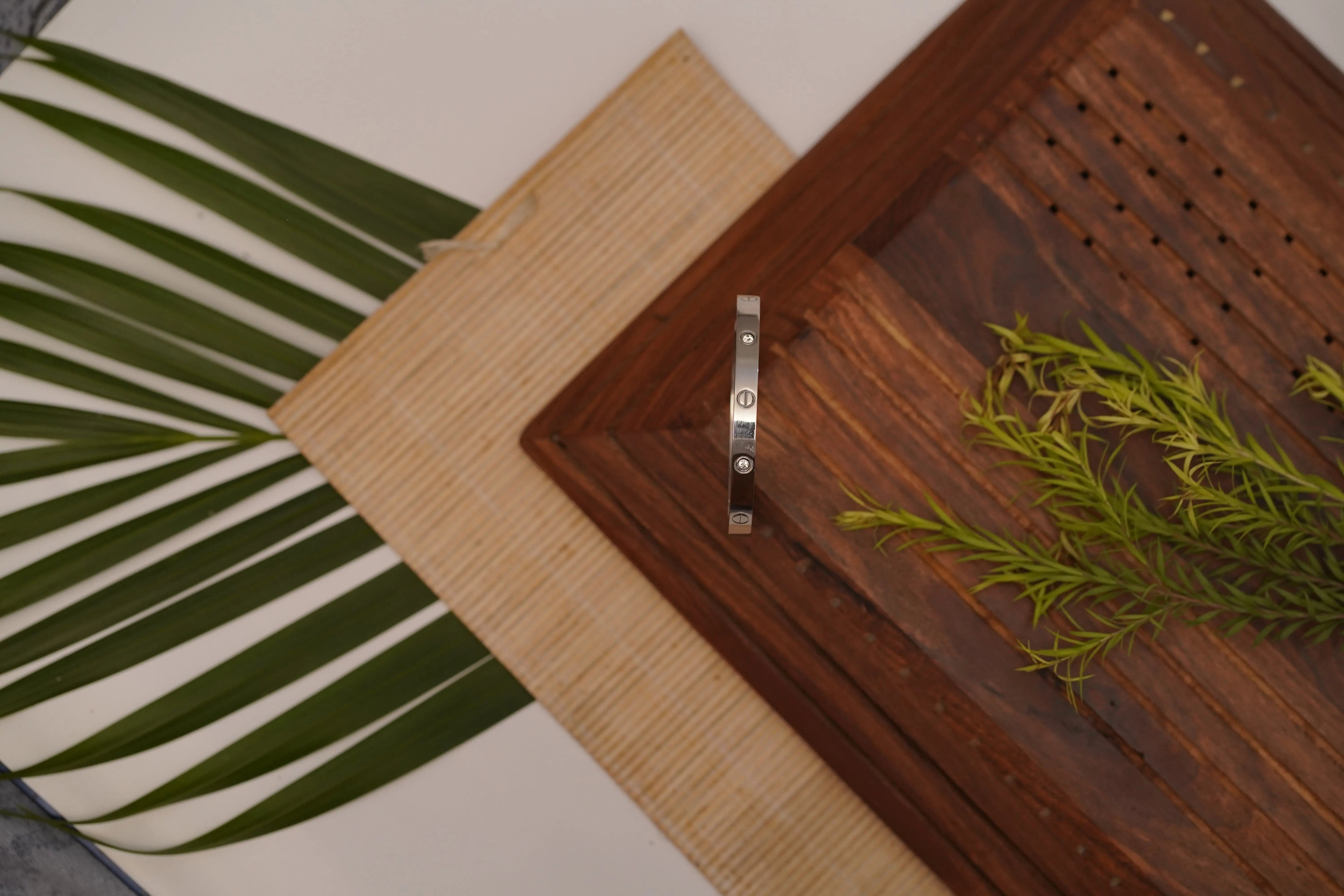 Bold & Chic Stainless Steel Bracelet with Iconic Screw Design β Modern Luxury for Every Occasion SIZZLE JEWELS