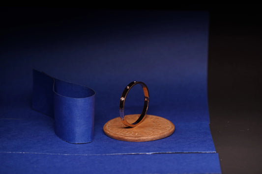 Elegant Rose Gold Bangle Bracelet with Crystal Accents – Minimalist Luxury Jewelry. SIZZLE JEWELS