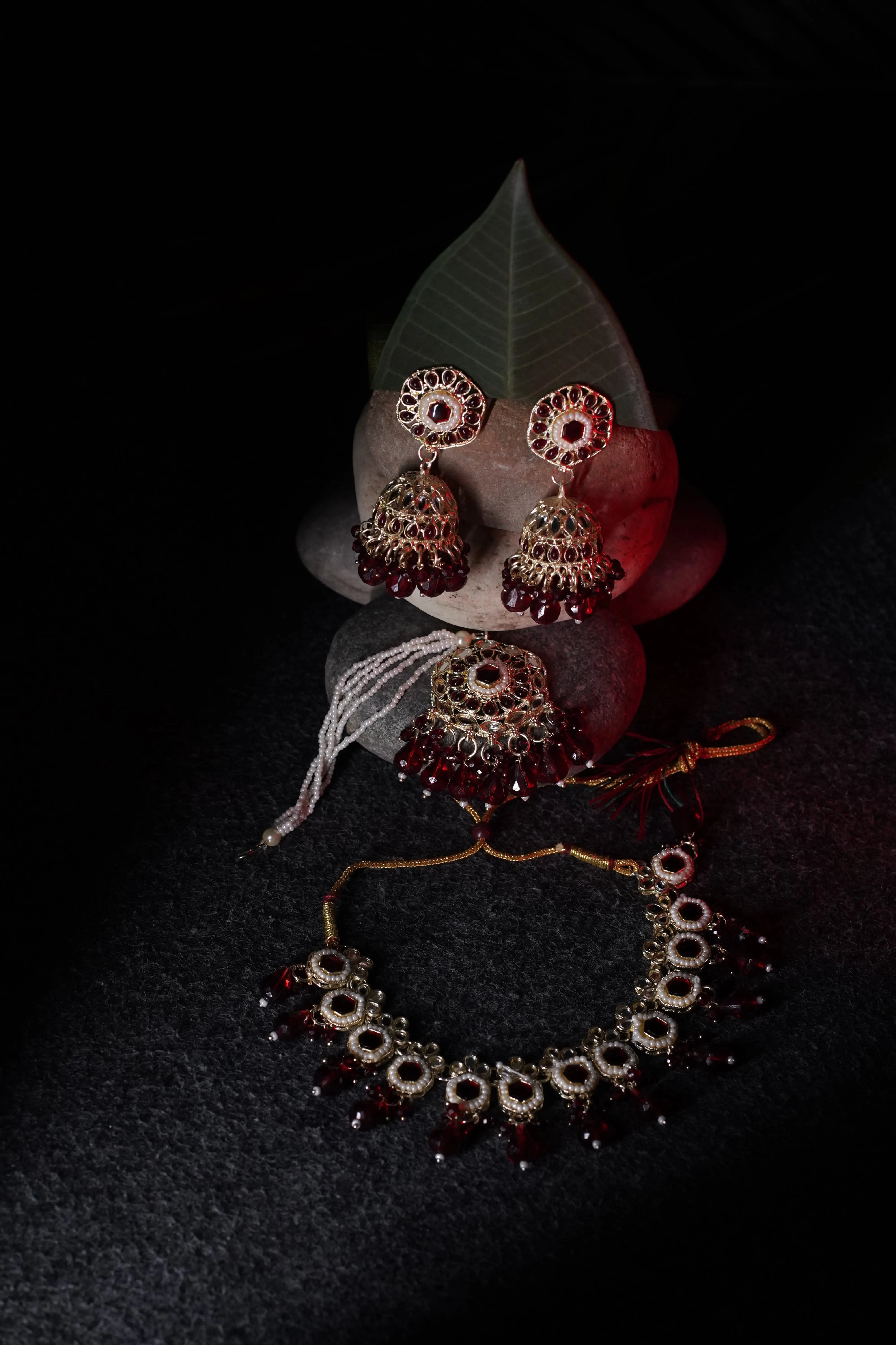 Bridal Kundan Necklace Set with Red Beads, Earrings & Maang Tikka – Traditional Indian Wedding Jewelry SIZZLE JEWELS