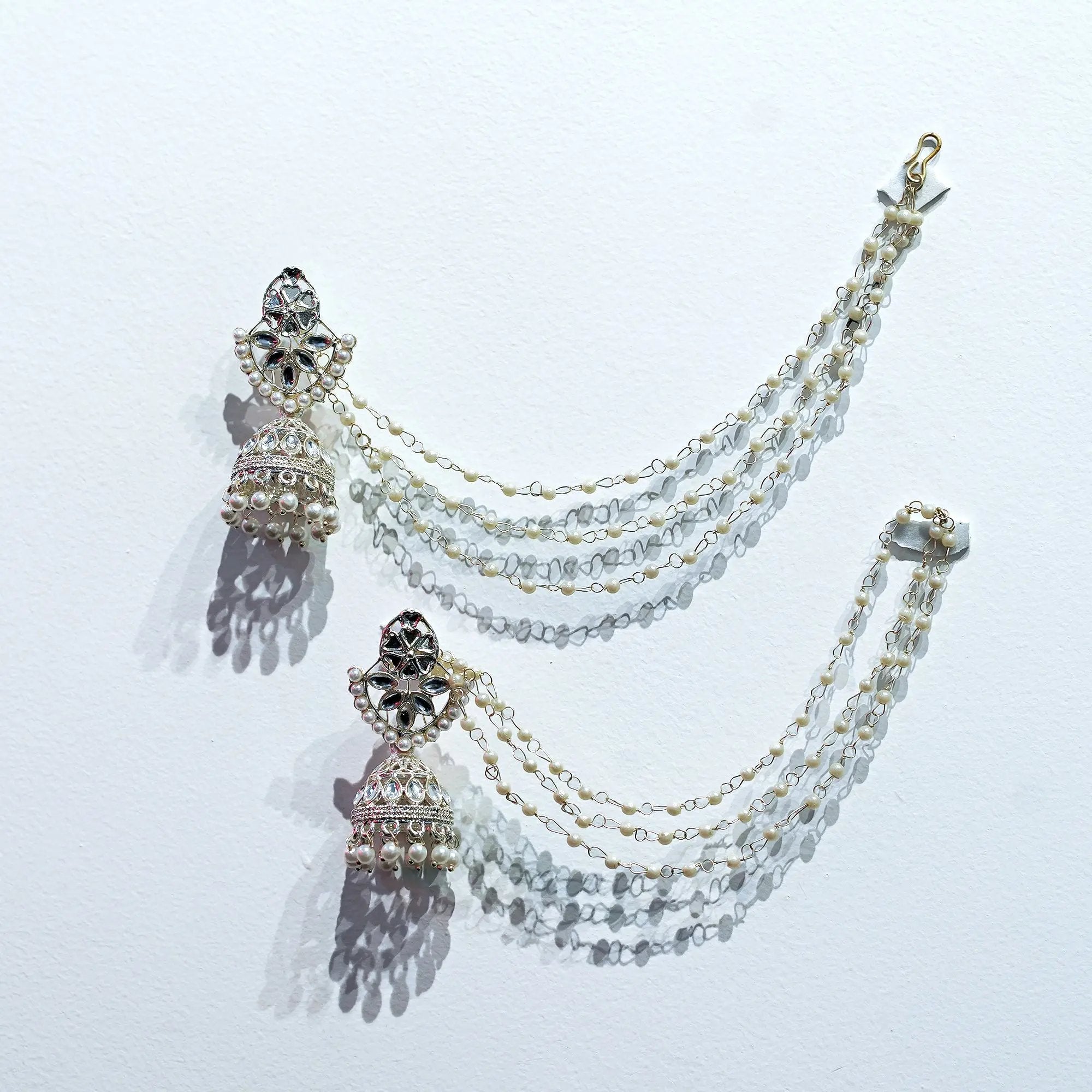 Traditional Pearl Jhumka Earrings with Kundan & Double Layered Ear Chain ā Bridal & Festive Jewelry SIZZLE JEWELS
