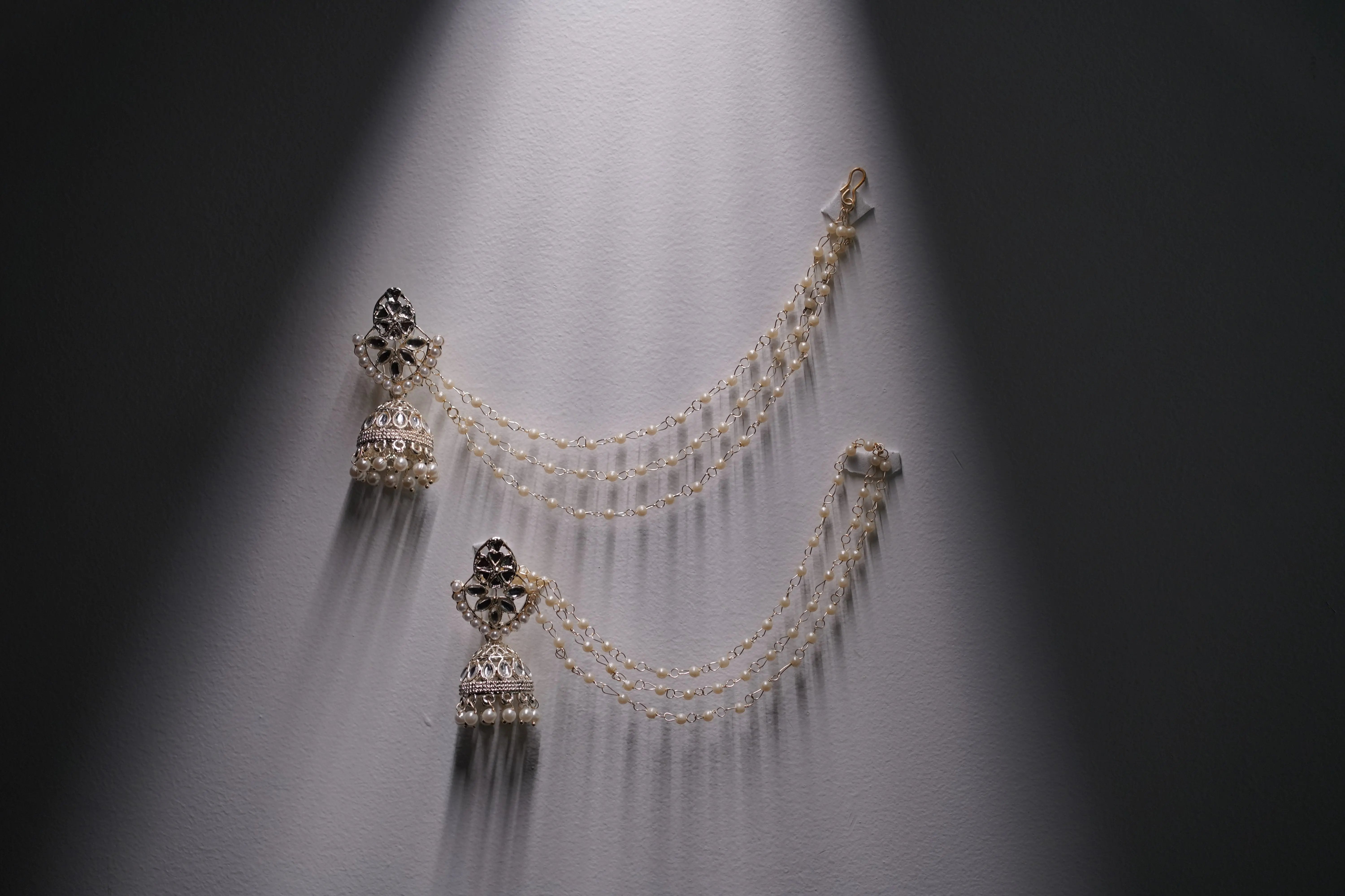 Traditional Pearl Jhumka Earrings with Kundan & Double Layered Ear Chain ā Bridal & Festive Jewelry SIZZLE JEWELS