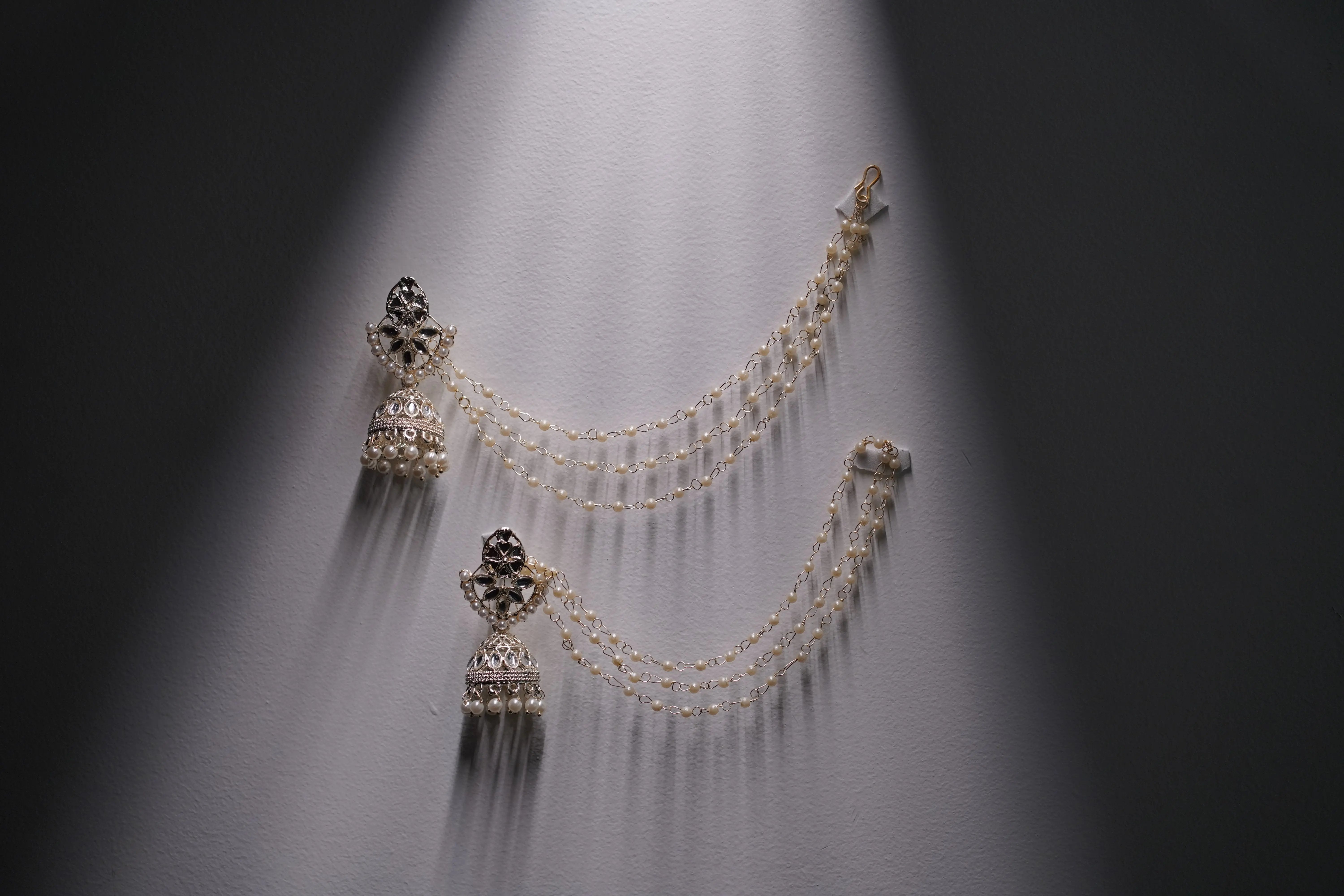 Traditional Pearl Jhumka Earrings with Kundan & Double Layered Ear Chain ā Bridal & Festive Jewelry SIZZLE JEWELS