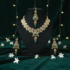Sizzle Jewels Royal Green Kundan Necklace Set with Earrings and Maang Tikka SIZZLE JEWELS