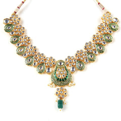 Sizzle Jewels Royal Green Kundan Necklace Set with Earrings and Maang Tikka SIZZLE JEWELS