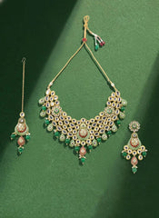 Sizzle Jewels Royal Kundan Green and Red Heavy Necklace Set | Handcrafted Bridal Jewelry with Earrings | Maang Tikka SIZZLE JEWELS