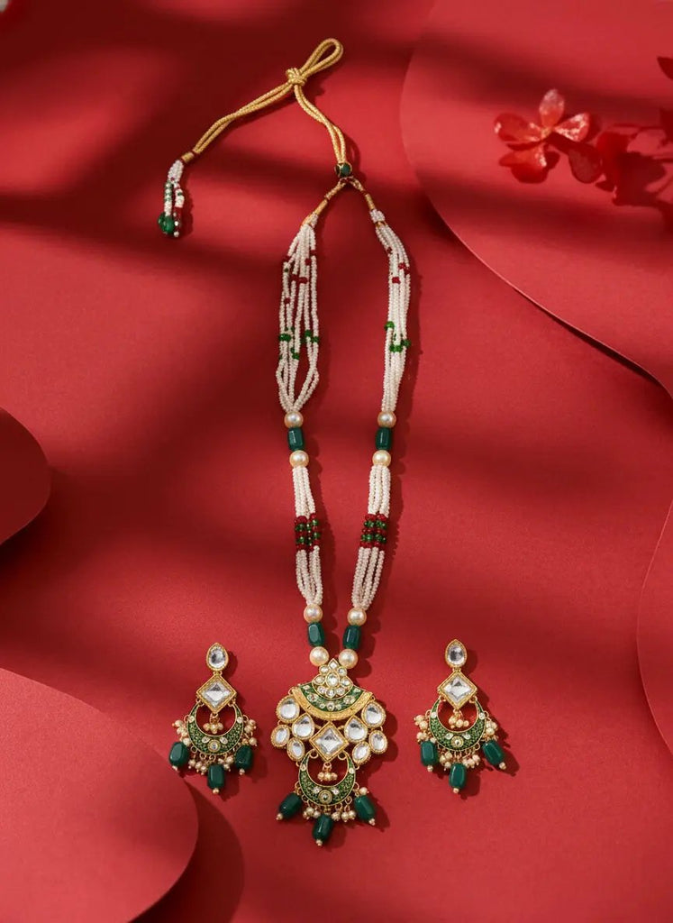 Sizzle Jewels Royal Kundan and Emerald Beaded Necklace Set