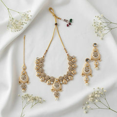 Sizzle Jewels Peach and Gold-Plated Kundan Necklace Set with Earrings and Maang Tikka SIZZLE JEWELS