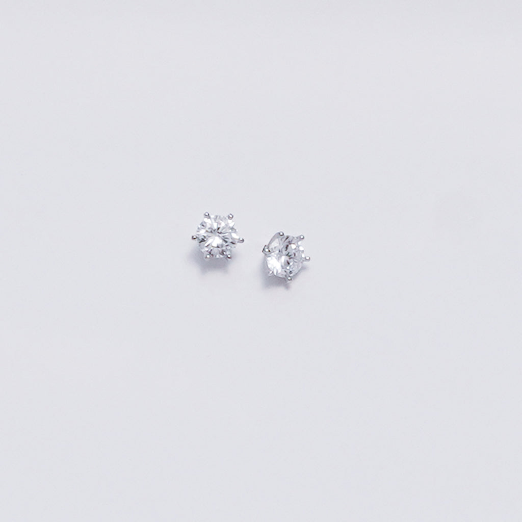 Classic Solitaire Stud Earrings in Gold & Silver – Elegant Crystal Stone Earrings for Daily & Party Wear