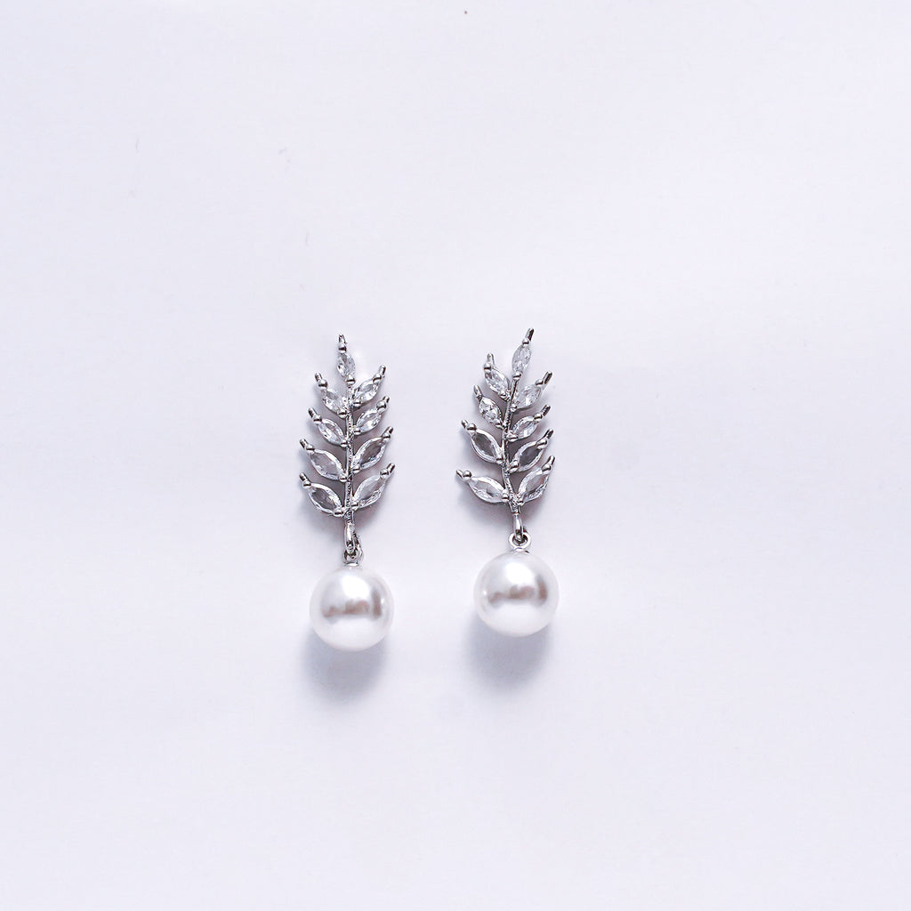 Elegant Silver-Plated Leaf Design Earrings with Pearl Drop – Stylish Party & Wedding Jewelry