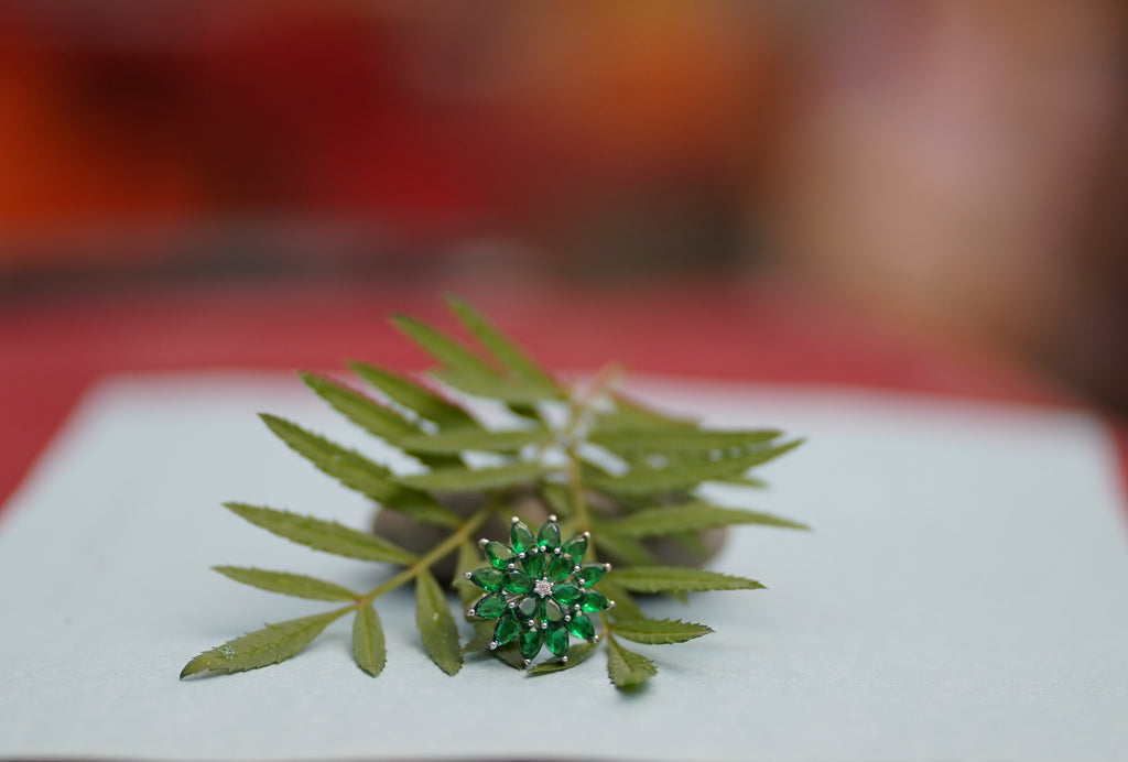 Elegant Silver-Plated Emerald Floral Adjustable Ring for Women & Girls.