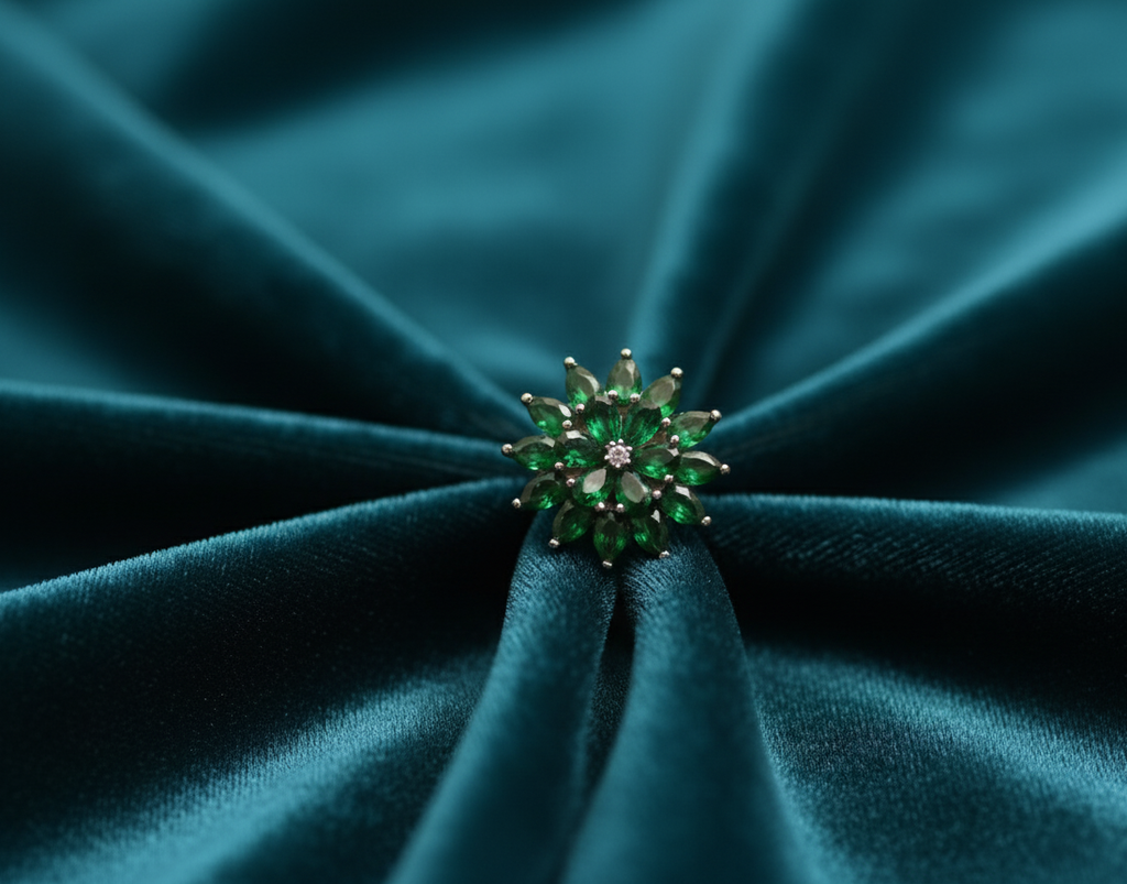 Elegant Silver-Plated Emerald Floral Adjustable Ring for Women & Girls.