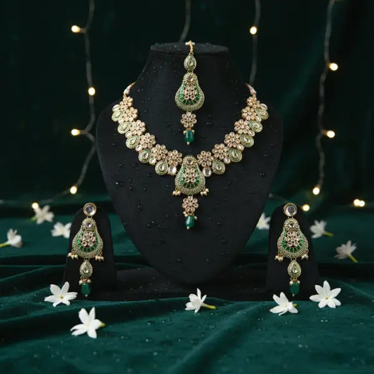 Sizzle Jewels Royal Green Kundan Necklace Set with Earrings and Maang Tikka SIZZLE JEWELS